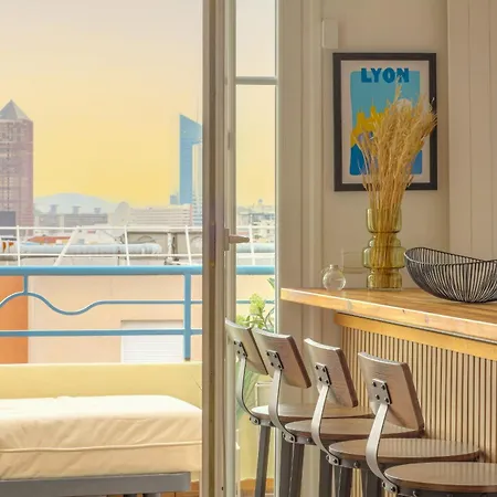 Apartment Et Chaleureux Avec Garage Prive *